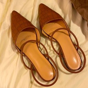 Crocodile print sandals. Size 7